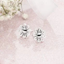 Dear Daisy Studs -Silver Store E5023 01